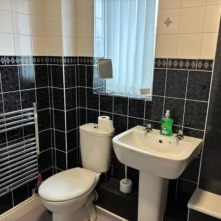 Appartement 1-bed Suburban Terraced With Parking